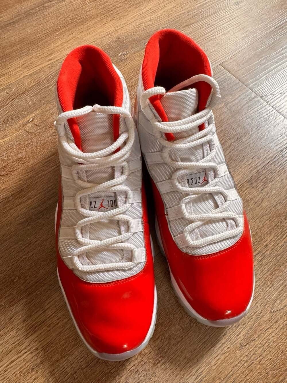 Air Jordan 11 Retro Size 10.5 White Red Sneakers